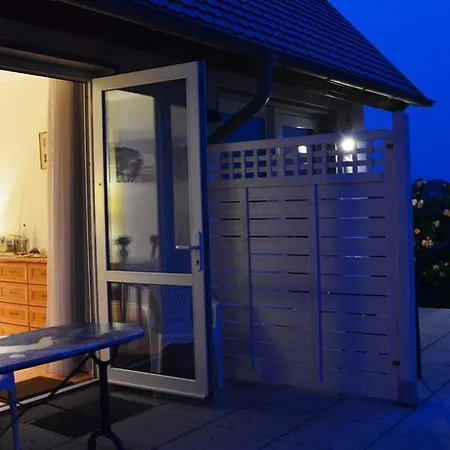 Strandapartment-mondfisch An Der Ostsee * Thiessow